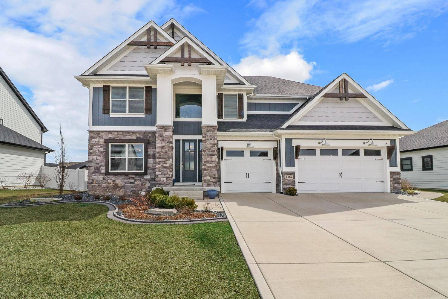 10025 White Jasmine Drive,  St. John,  IN 46373