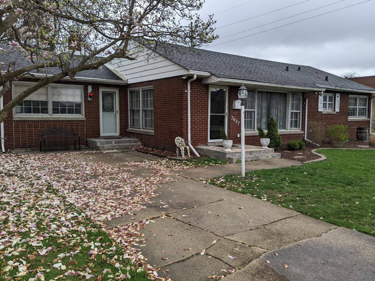 Hammond, IN 46323,7637 Woodmar Avenue