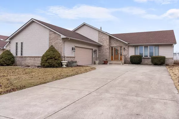 203 Deertrail Drive, Dyer, IN 46311