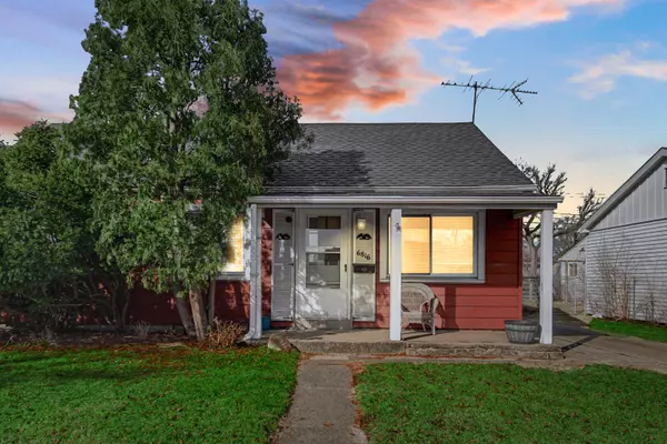 6816 Waveland Avenue,  Hammond,  IN 46323