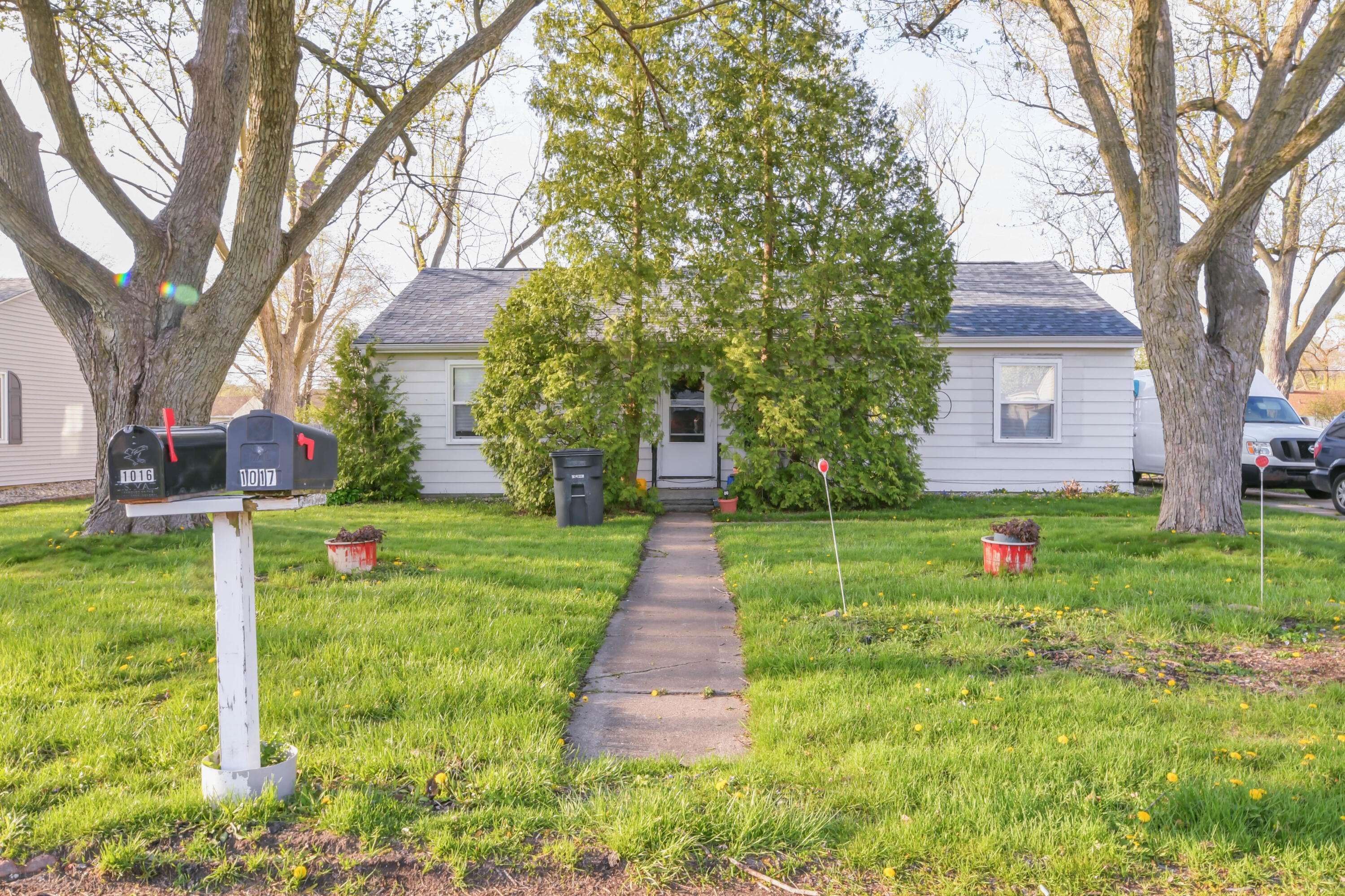 1016 W 38th Place, Hobart, IN 46342