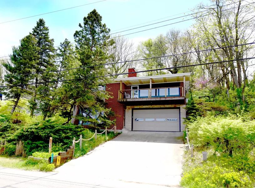 125 E Lakefront Drive, Beverly Shores, IN 46301