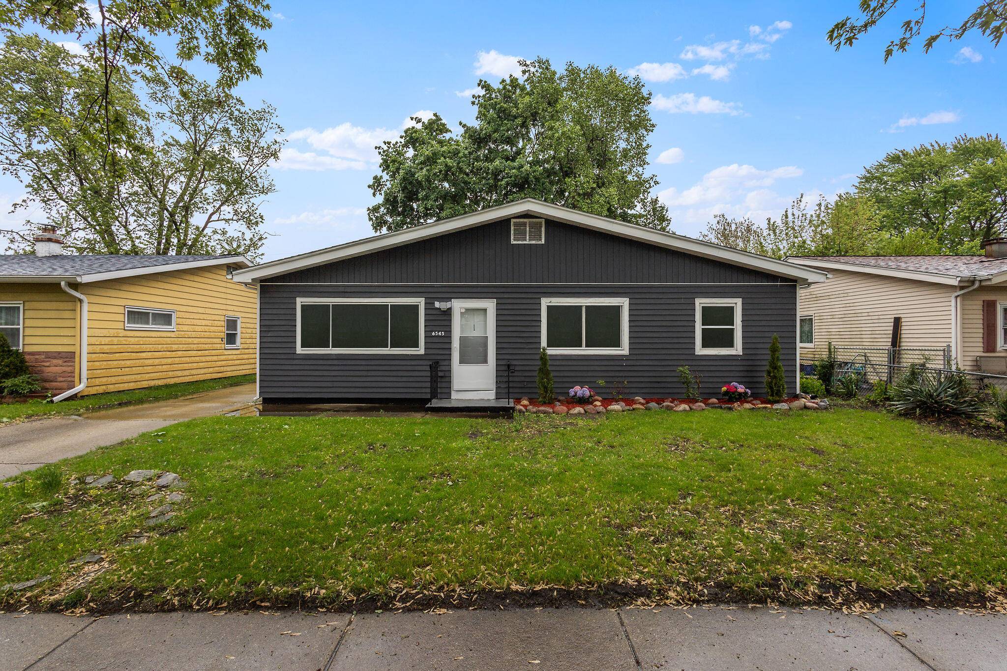 6545 Illinois Avenue, Hammond, IN 46323
