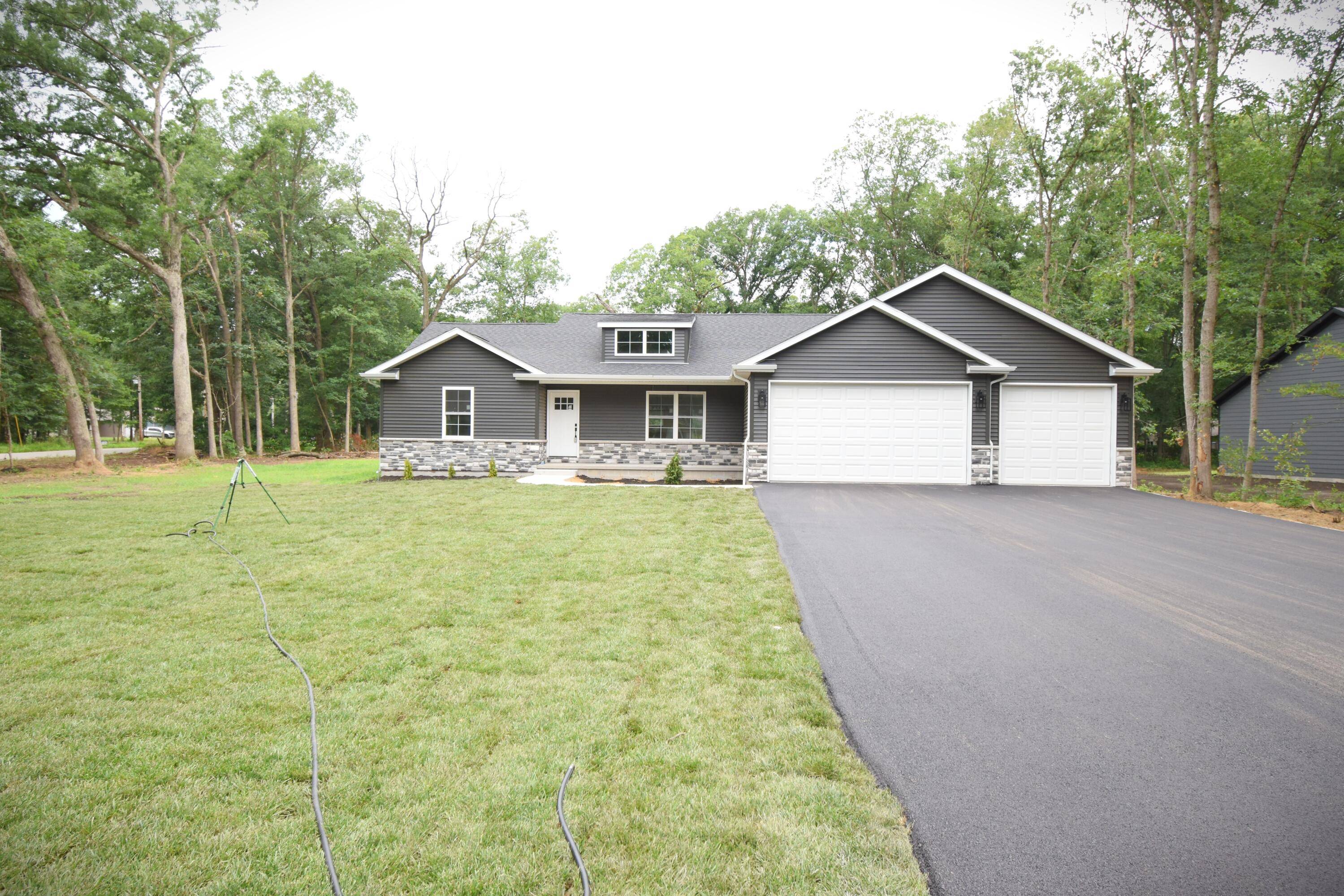 11306 Quail Run N Drive, Wheatfield, IN 46392