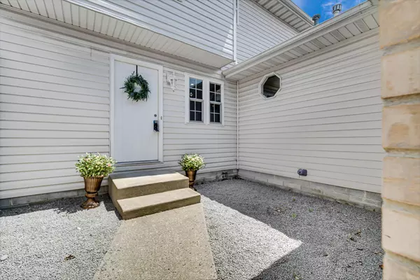 186 Mallard Pointe Drive, Valparaiso, IN 46385