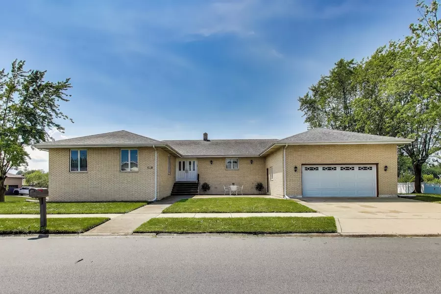 122 Genoa Court, Schererville, IN 46375