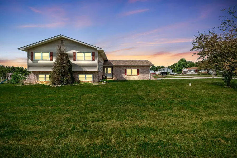 361 Sandwood Court, Valparaiso, IN 46383