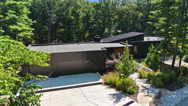 Beverly Shores, IN 46301,10 S Oval Avenue