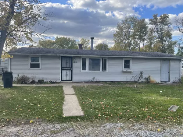 12812 Whitcomb Street, Crown Point, IN 46307