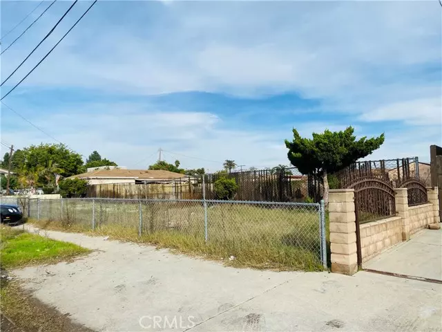 Wilmington, CA 90744,1024 N Pioneer