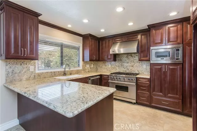 Chatsworth, CA 91311,9636 Farralone AVE