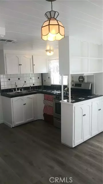 Pacoima, CA 91331,10471 #4 GLENOAKS