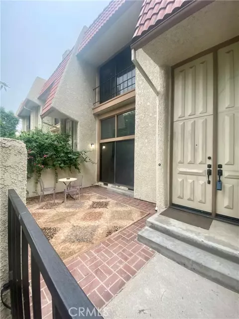 6222 1/2 Shoup AVE, Woodland Hills, CA 91367