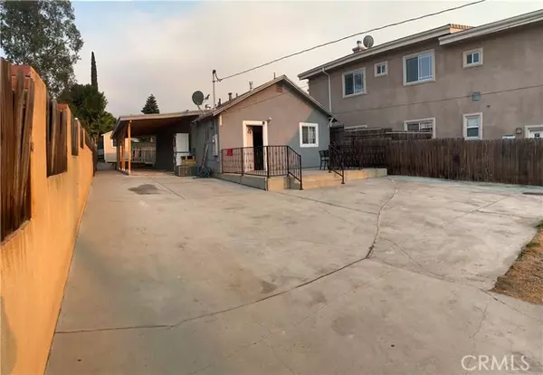 Sunland, CA 91040,10646 Woodward AVE