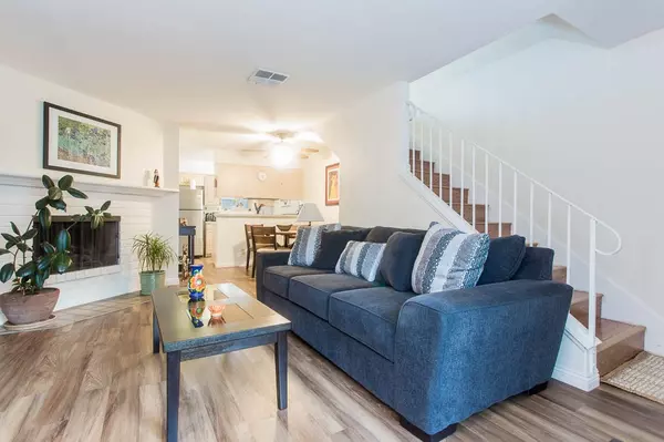 22041 Oxnard ST, Woodland Hills, CA 91367