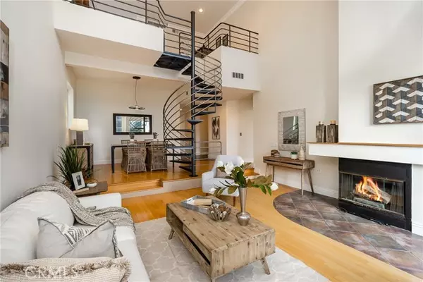 4557 Haskell AVE 302, Encino, CA 91436