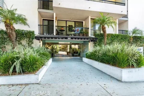 West Hollywood, CA 90069,906 N Doheny DR 214