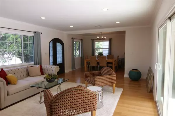 Studio City, CA 91604,13046 Greenleaf ST