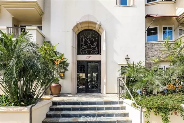 4237 Longridge AVE 404, Studio City, CA 91604