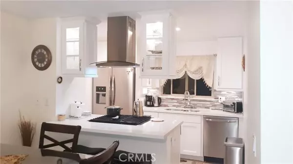 Woodland Hills, CA 91367,6040 Nevada Ave 5