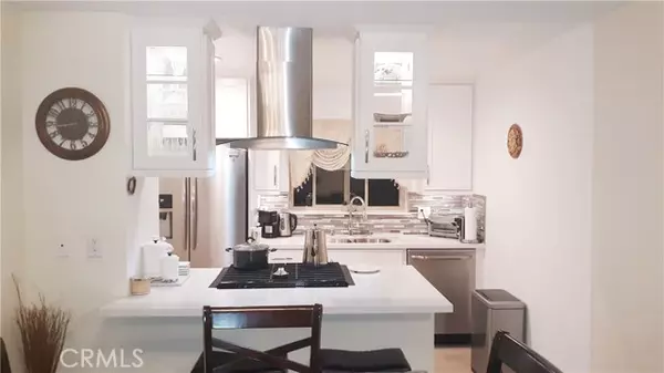 Woodland Hills, CA 91367,6040 Nevada Ave 5