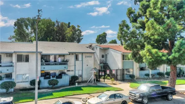 21801 Roscoe BLD 247, Canoga Park, CA 91304