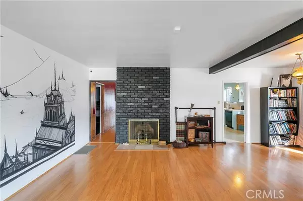 Van Nuys, CA 91405,13901 Runnymede ST