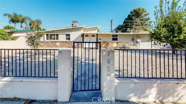 7650 7648 Corbin AVE, Reseda, CA 91335