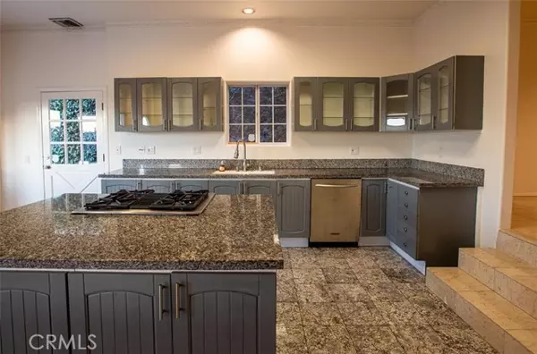 Woodland Hills, CA 91364,21041 Bandera ST