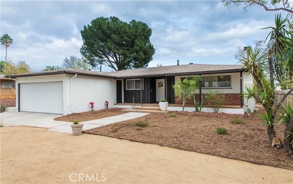 10422 Independence AVE, Chatsworth, CA 91311