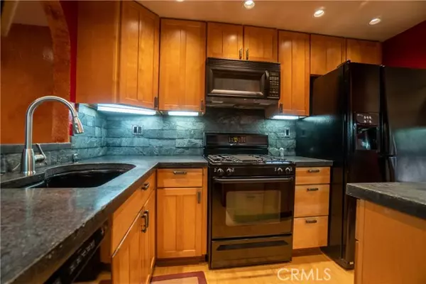 Canoga Park, CA 91303,7120 Carlson CIR 280