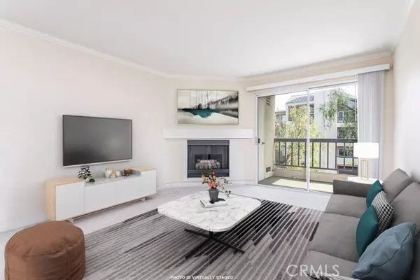 Woodland Hills, CA 91367,5530 Owensmouth AVE 219