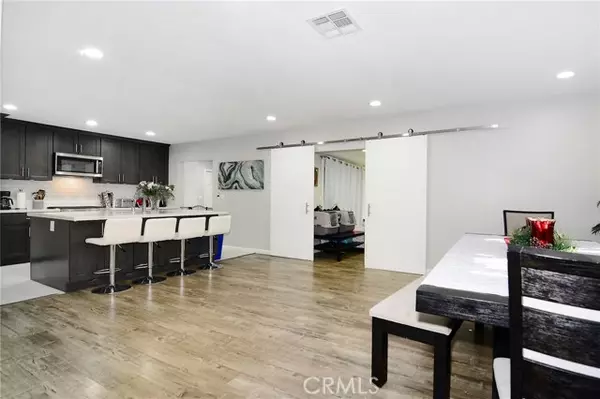 Woodland Hills, CA 91303,6626 Moorcroft AVE