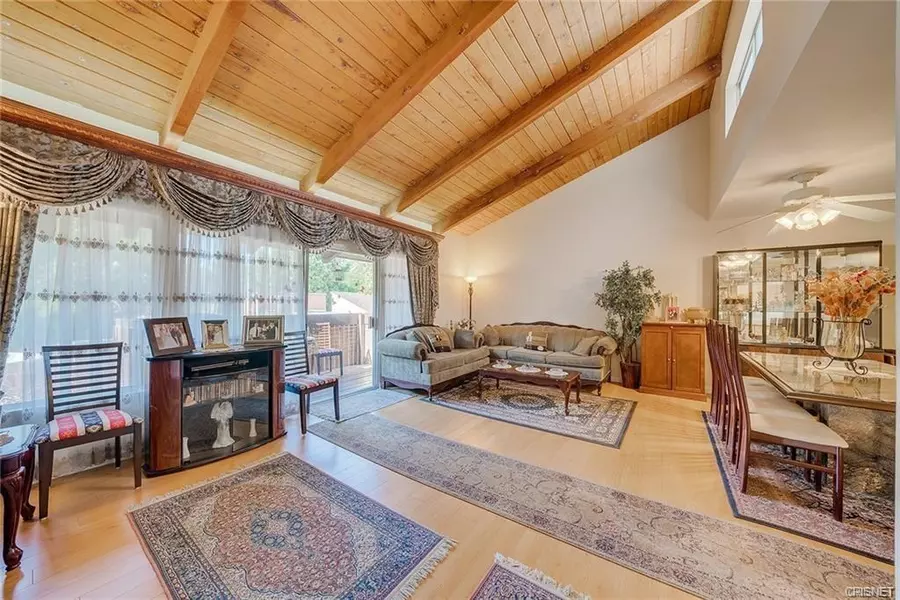 18350 Hatteras ST 240, Tarzana, CA 91356