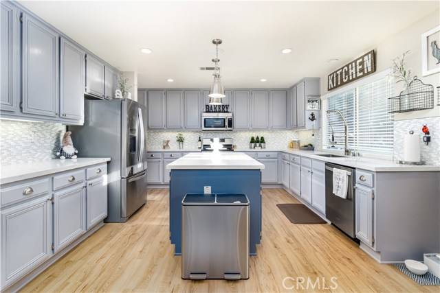 Castaic, CA 91384,32775 Ridge Top LN