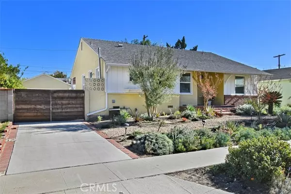 Lake Balboa, CA 91406,8052 Genesta AVE