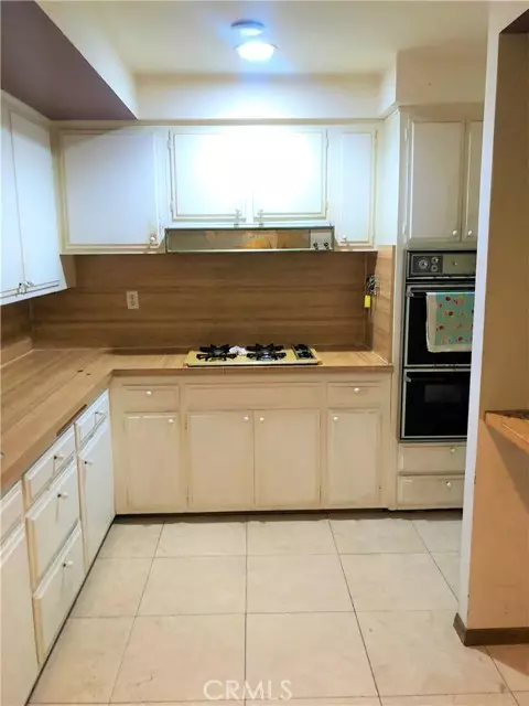 Van Nuys, CA 91411,6517 Kester 1