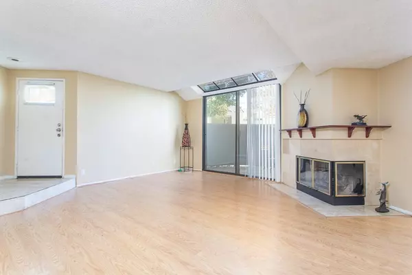 Simi Valley, CA 93065,1230 Tivoli LN 221