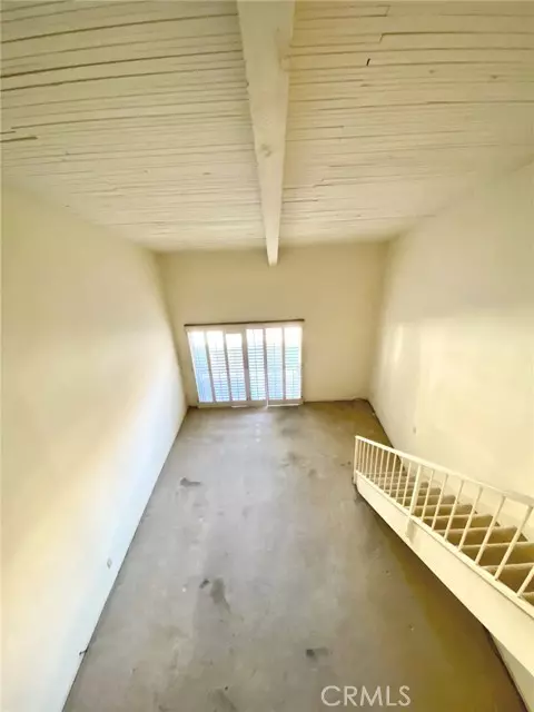 Encino, CA 91316,5460 White Oak AVE E305