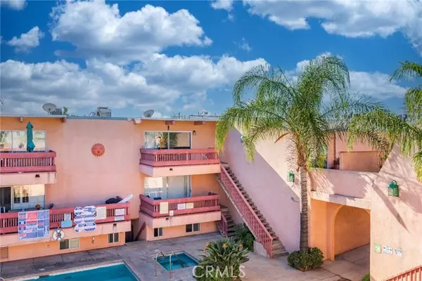 Van Nuys, CA 91402,7924 Woodman AVE 15