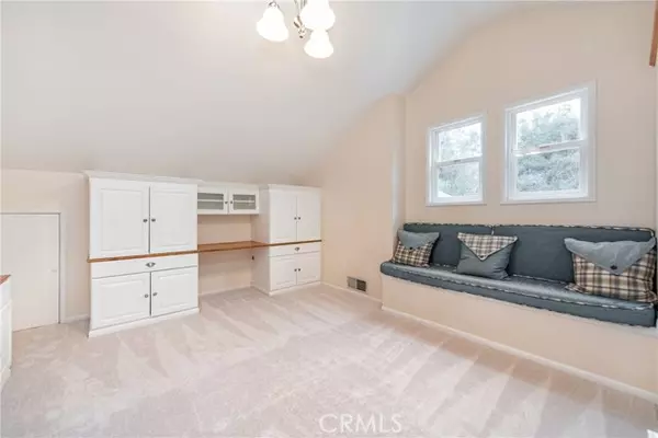 Chatsworth, CA 91311,9335 Johnell RD
