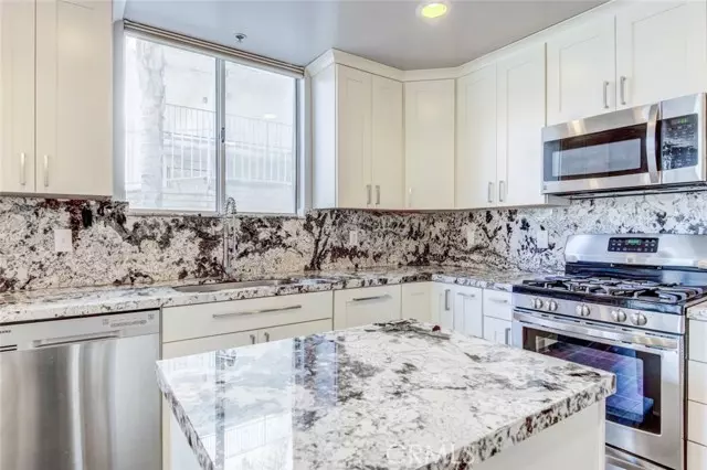 5350 White Oak AVE 101, Encino, CA 91316