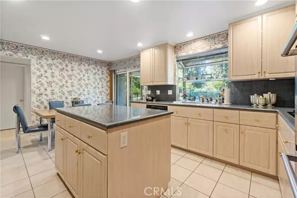 Woodland Hills, CA 91367,5409 Rozie AVE