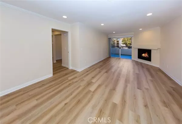 Woodland Hills, CA 91367,5550 Owensmouth AVE 111