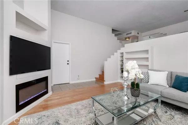 Chatsworth, CA 91311,9950 Topanga Canyon BLD 60