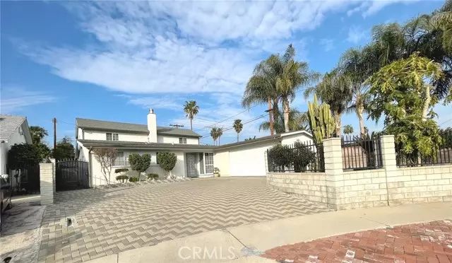 17253 Victory BLD, Lake Balboa, CA 91406