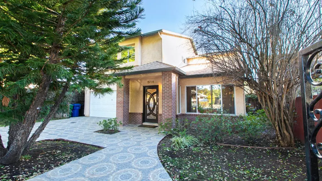 15728 Leadwell ST, Van Nuys, CA 91406