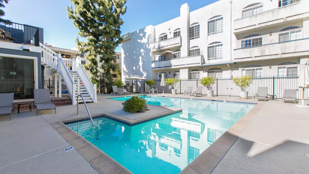 17711 Margate ST 105, Encino, CA 91316