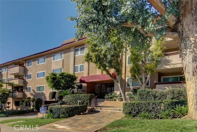 1121 N Olive DR 310, West Hollywood, CA 90069