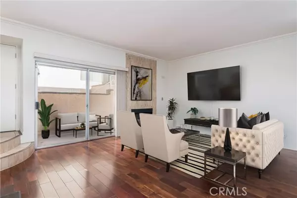 Encino, CA 91316,5139 Balboa BLD 12